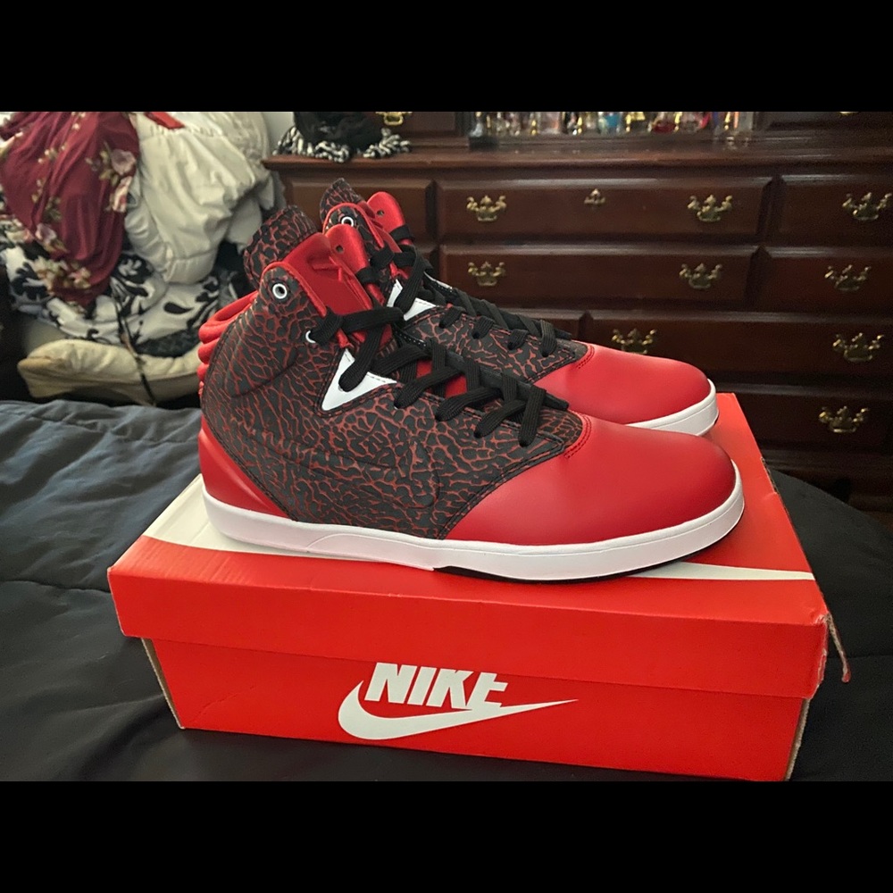 DS Nike Kobe 9 High University Red Super Size 11
